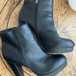 Bamboo black booties size 9